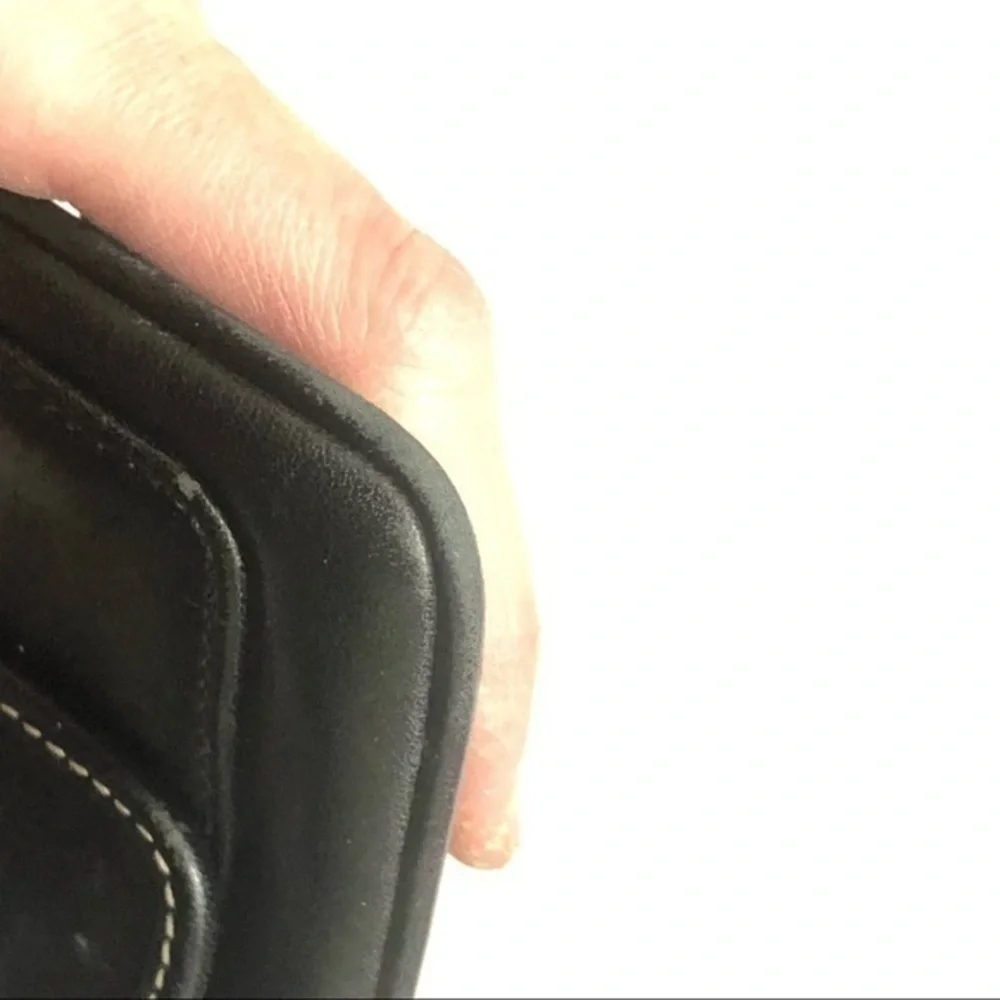 Coach vintage black leather turnlock wristlet bag